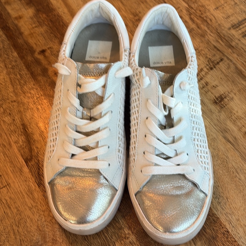 Dolce vita cream and gold tennis shoes - Picture 2 of 4